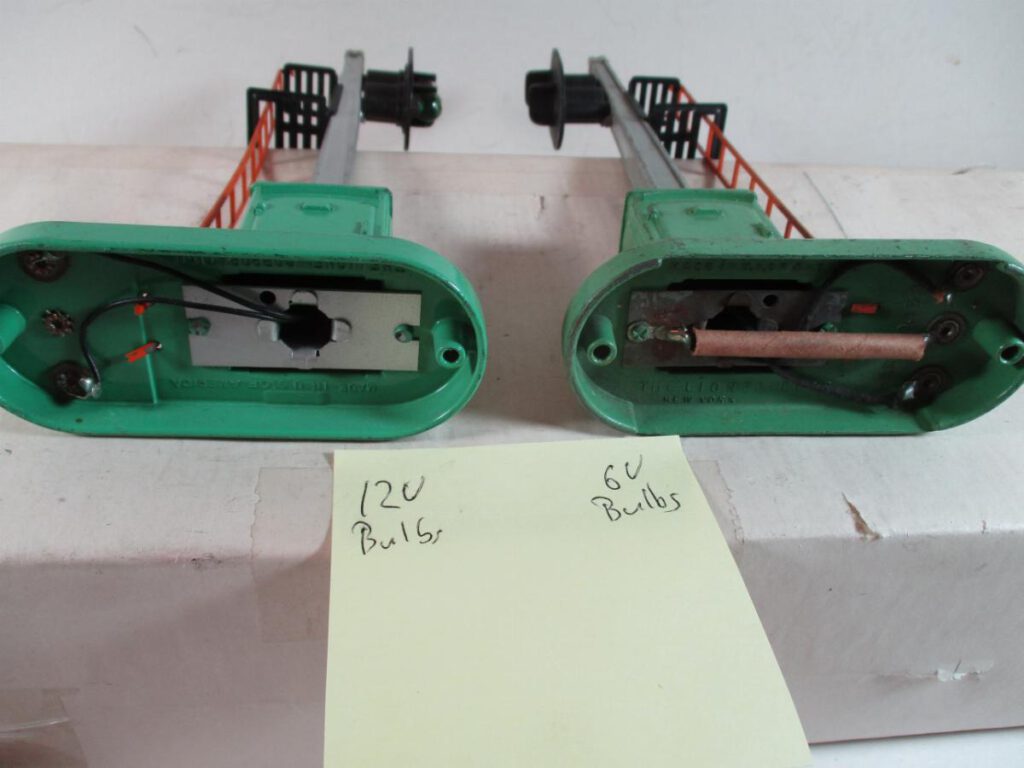 Lionel 153 block signals bases